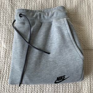 Nike Men’s Tech Fleece Jogger (Light Grey, size S)